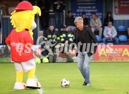 Fussball OEFB Cup. Treibach gegen Blau Weiss Linz. Maskottchen Spurti, Landessportdirektor Arno Arthofer. Treibach, am 25.7.2025.
Foto: Kuess
www.qspictures.net
---
pressefotos, pressefotografie, kuess, qs, qspictures, sport, bild, bilder, bilddatenbank
