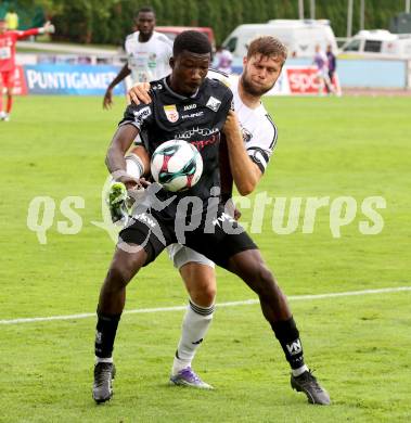 Fussball Bundesliga. Wolfsberger AC  gegen SCR Altach. Dominik Baumgartner   (Wolfsberg),  Ousmane Diawara  (Altach). Wolfsberg, am 2.8..2025.
Foto: Kuess
www.qspictures.net
---
pressefotos, pressefotografie, kuess, qs, qspictures, sport, bild, bilder, bilddatenbank