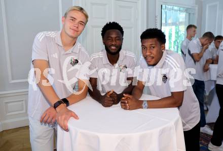 Fussball Bundesliga. Empfang fÃ¼r Cup-Sieger WAC. Erik Kojzek, David Atanga, Emmanuel Agyemang.  Klagenfurt, am 22.7.2025.
Foto: Kuess
www.qspictures.net
---
pressefotos, pressefotografie, kuess, qs, qspictures, sport, bild, bilder, bilddatenbank