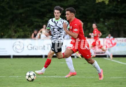 Fussball Kaerntner Liga.  KAC1909 gegen ATUS Ferlach.   Edin Serdarevic (KAC), Christopher Kitschig   (Ferlach).  Klagenfurt, am 14.8.2025.
Foto. Kuess
www.qspictures.net
---
pressefotos, pressefotografie, kuess, qs, qspictures, sport, bild, bilder, bilddatenbank