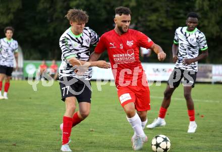 Fussball Kaerntner Liga.  KAC1909 gegen ATUS Ferlach.  Patrick Trimi  (KAC), Stefan Ebner  (Ferlach).  Klagenfurt, am 14.8.2025.
Foto. Kuess
www.qspictures.net
---
pressefotos, pressefotografie, kuess, qs, qspictures, sport, bild, bilder, bilddatenbank
