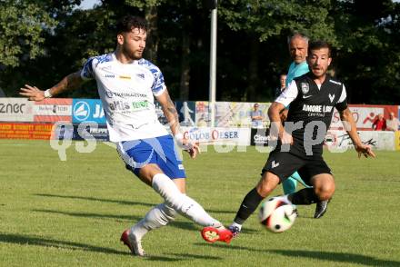 Fussball Regionalliga Mitte.  Treibach gegen Voitsberg.  Nikolaos Kokkas (Treibach), Nino Pungarsek     (Voitsberg).  Treibach, am 15.8.2025.
Foto. Kuess
www.qspictures.net
---
pressefotos, pressefotografie, kuess, qs, qspictures, sport, bild, bilder, bilddatenbank