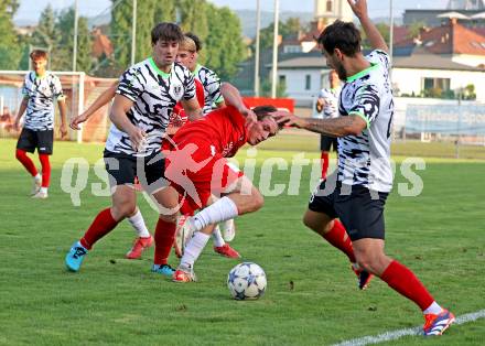 Fussball Kaerntner Liga.  KAC1909 gegen ATUS Ferlach.  Maximilian Grochar (KAC), Martin Sustersic, Val Zaletel Cernos  (Ferlach).  Klagenfurt, am 14.8.2025.
Foto. Kuess
www.qspictures.net
---
pressefotos, pressefotografie, kuess, qs, qspictures, sport, bild, bilder, bilddatenbank