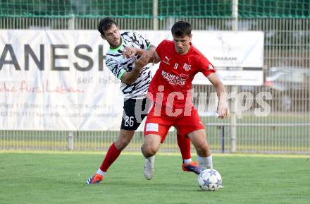 Fussball Kaerntner Liga.  KAC1909 gegen ATUS Ferlach.  Mihret Topcagic (KAC),  Martin Sutersic  (Ferlach).  Klagenfurt, am 14.8.2025.
Foto. Kuess
www.qspictures.net
---
pressefotos, pressefotografie, kuess, qs, qspictures, sport, bild, bilder, bilddatenbank