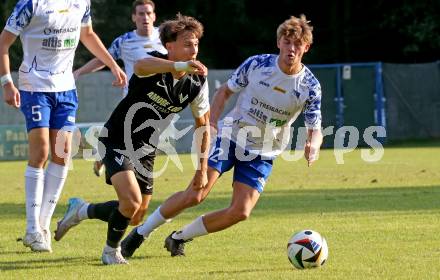 Fussball Regionalliga Mitte.  Treibach gegen Voitsberg.  Tristan Noel Stocklauser (Treibach),   Paolo Jager  (Voitsberg).  Treibach, am 15.8.2025.
Foto. Kuess
www.qspictures.net
---
pressefotos, pressefotografie, kuess, qs, qspictures, sport, bild, bilder, bilddatenbank