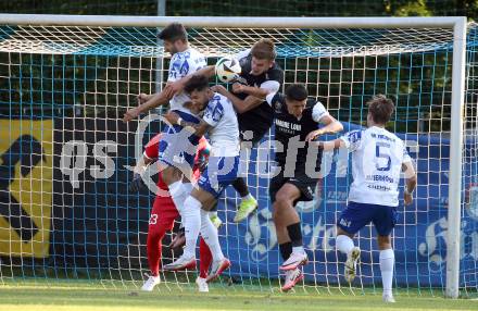 Fussball Regionalliga Mitte.  Treibach gegen Voitsberg. Michael Novak, Nikolaos Kokkas  (Treibach),  Luka Zivanovic   (Voitsberg).  Treibach, am 15.8.2025.
Foto. Kuess
www.qspictures.net
---
pressefotos, pressefotografie, kuess, qs, qspictures, sport, bild, bilder, bilddatenbank
