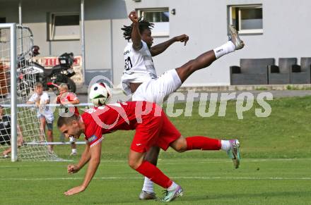 Fussball Kaerntner Liga.  Koettmannsdorf gegen SAK. Confidence Eboigbe Osawe  (Koettmannsdorf),  Zan Kumer   (SAK).  Klagenfurt, am 17.8.2025.
Foto. Kuess
www.qspictures.net
---
pressefotos, pressefotografie, kuess, qs, qspictures, sport, bild, bilder, bilddatenbank
