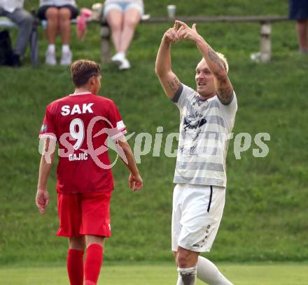 Fussball Kaerntner Liga.  Koettmannsdorf gegen SAK. Torjubel Aner Mandzic  (Koettmannsdorf),    Klagenfurt, am 17.8.2025.
Foto. Kuess
www.qspictures.net
---
pressefotos, pressefotografie, kuess, qs, qspictures, sport, bild, bilder, bilddatenbank