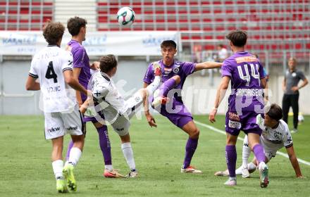 Fussball 2. Liga. SK Austria Klagenfurt gegen SW Bregenz.   Aiden Liu (Klagenfurt), Simon Luechinger  (Bregenz). Klagenfurt, 23.8.2025.
Foto: Kuess
www.qspictures.net
---
pressefotos, pressefotografie, kuess, qs, qspictures, sport, bild, bilder, bilddatenbank