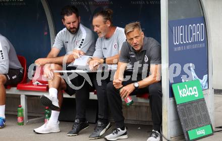 Fussball 2. Liga. SK Austria Klagenfurt gegen SW Bregenz.  Sandro Zakany, Co-Trainer Guido Frank, Trainer Rolf Landerl (Klagenfurt). Klagenfurt, 23.8.2025.
Foto: Kuess
www.qspictures.net
---
pressefotos, pressefotografie, kuess, qs, qspictures, sport, bild, bilder, bilddatenbank