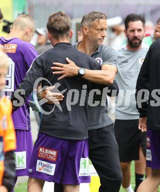 Fussball 2. Liga. SK Austria Klagenfurt gegen SW Bregenz. Jubel Trainer Rolf Landerl, Marc Andre Schmerboeck  (Klagenfurt). Klagenfurt, 23.8.2025.
Foto: Kuess
www.qspictures.net
---
pressefotos, pressefotografie, kuess, qs, qspictures, sport, bild, bilder, bilddatenbank