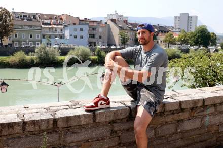 Eishockey Bundesliga. Interview Nick Hutchison (VSV).  Villach, am 13.8.2025.
Foto: Kuess
www.qspictures.net
---
pressefotos, pressefotografie, kuess, qs, qspictures, sport, bild, bilder, bilddatenbank