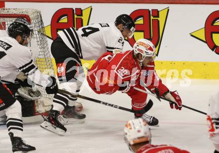 Eishockey Champions Hockey League. CHL. KAC gegen Sparta Prague.  Mario Kempe  (KAC), Aaron Irving  (Prag). Klagenfurt, am 28.8.2025.
Foto: Kuess
www.qspictures.net
---
pressefotos, pressefotografie, kuess, qs, qspictures, sport, bild, bilder, bilddatenbank