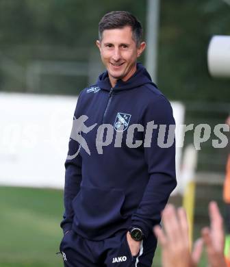 Fussball Regionalliga. Velden gegen Treibach. Trainer Karl Schweighofer   (Treibach). Velden, am 12.9.2025.
Foto: Kuess
www.qspictures.net
---
pressefotos, pressefotografie, kuess, qs, qspictures, sport, bild, bilder, bilddatenbank