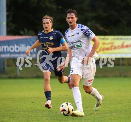 Fussball Regionalliga. Velden gegen Treibach. Lukas Lausegger  (Velden), Marco Pusnik   (Treibach). Velden, am 12.9.2025.
Foto: Kuess
www.qspictures.net
---
pressefotos, pressefotografie, kuess, qs, qspictures, sport, bild, bilder, bilddatenbank