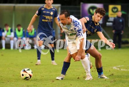 Fussball Regionalliga. Velden gegen Treibach.  Manuel Guggenberger (Velden),  Vahid Muharemovic (Treibach). Velden, am 12.9.2025.
Foto: Kuess
www.qspictures.net
---
pressefotos, pressefotografie, kuess, qs, qspictures, sport, bild, bilder, bilddatenbank
