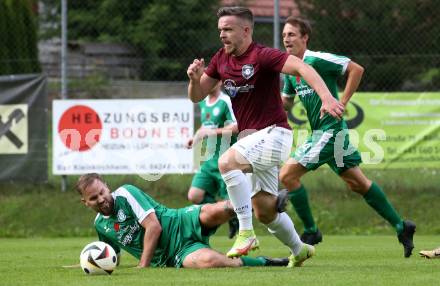Fussball 1. Klasse Mitte. Bad Kleinkirchheim gegen Rosegg. Gregor Dorniz  (Bad Kleinkirchheim), Matej Pirc   (Rosegg). Bad Kleinkirchheim, am 13.9.2025.
Foto: Kuess
www.qspictures.net
---
pressefotos, pressefotografie, kuess, qs, qspictures, sport, bild, bilder, bilddatenbank