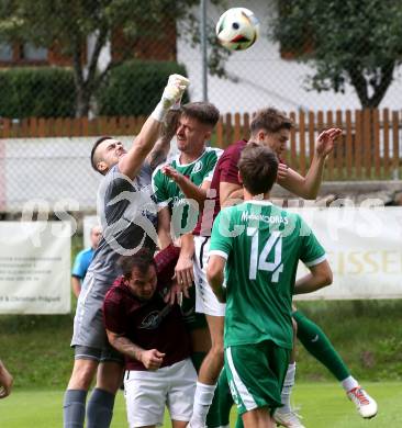 Fussball 1. Klasse Mitte. Bad Kleinkirchheim gegen Rosegg.  Lukas Freidl  (Bad Kleinkirchheim), Hoxha Besnik   (Rosegg). Bad Kleinkirchheim, am 13.9.2025.
Foto: Kuess
www.qspictures.net
---
pressefotos, pressefotografie, kuess, qs, qspictures, sport, bild, bilder, bilddatenbank