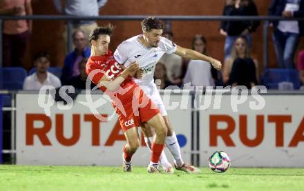 Fussball KÃ¤rntner Liga. SAK gegen St. Veit.   Rok Jazbec (SAK),  Julian Hufnagl (St.Veit). Klagenfurt, am 19.9.2025.
Foto: Kuess
www.qspictures.net
---
pressefotos, pressefotografie, kuess, qs, qspictures, sport, bild, bilder, bilddatenbank