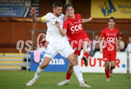 Fussball KÃ¤rntner Liga. SAK gegen St. Veit.  Leo Ejup   (SAK), Maximilian Trappitsch  (St.Veit). Klagenfurt, am 19.9.2025.
Foto: Kuess
www.qspictures.net
---
pressefotos, pressefotografie, kuess, qs, qspictures, sport, bild, bilder, bilddatenbank
