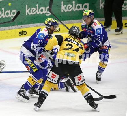 Eishockey Bundesliga. VSV gegen HC Pustertal. John Hughes, Alex Wall  (VSV),  Tommy Purdeller  (HCP, Pustertal). Villach, am 21.9..2025.
Foto: Kuess
www.qspictures.net
---
pressefotos, pressefotografie, kuess, qs, qspictures, sport, bild, bilder, bilddatenbank