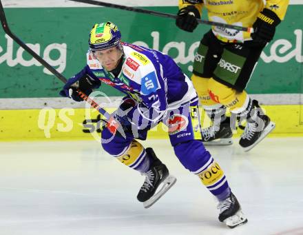 Eishockey Bundesliga. VSV gegen HC Pustertal. John Hughes  (VSV). Villach, am 21.9..2025.
Foto: Kuess
www.qspictures.net
---
pressefotos, pressefotografie, kuess, qs, qspictures, sport, bild, bilder, bilddatenbank