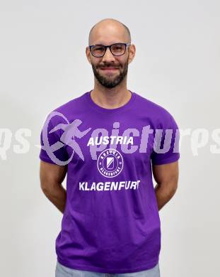 Fussball 2. Liga. Mannschaftsfototermin SK Austria Klagenfurt.  Stefan Wutte.  Klagenfurt, 25.9.2025.
Foto: Kuess
www.qspictures.net
---
pressefotos, pressefotografie, kuess, qs, qspictures, sport, bild, bilder, bilddatenbank