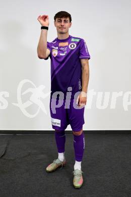 Fussball 2. Liga. Mannschaftsfototermin SK Austria Klagenfurt. Elias Jandrisevits.   Klagenfurt, 25.9.2025.
Foto: Kuess
www.qspictures.net
---
pressefotos, pressefotografie, kuess, qs, qspictures, sport, bild, bilder, bilddatenbank