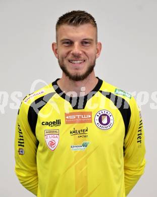 Fussball 2. Liga. Mannschaftsfototermin SK Austria Klagenfurt. Adnan Kanuric.   Klagenfurt, 25.9.2025.
Foto: Kuess
www.qspictures.net
---
pressefotos, pressefotografie, kuess, qs, qspictures, sport, bild, bilder, bilddatenbank