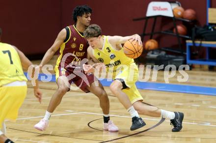 Basketball  2025/2026. Austria Cup.  Woerthersee Piraten gegen Traiskirchen Lions NexGen.    Lukas Simoner (Piraten),   Jamie Onyemaechi (Traiskirchen). Klagenfurt, am 27.9.2025.
Foto: Kuess


---
pressefotos, pressefotografie, kuess, qs, qspictures, sport, bild, bilder, bilddatenbank