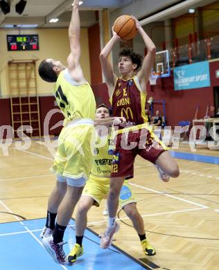 Basketball  2025/2026. Austria Cup.  Woerthersee Piraten gegen Traiskirchen Lions NexGen.    Andreas Nuck (Piraten),  Konstantin Seher  (Traiskirchen). Klagenfurt, am 27.9.2025.
Foto: Kuess


---
pressefotos, pressefotografie, kuess, qs, qspictures, sport, bild, bilder, bilddatenbank