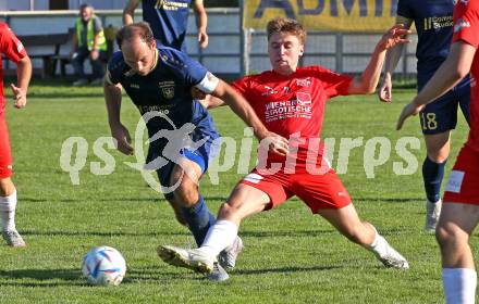 Fussball Kaerntner Liga. Grafenstein gegen KAC.  Bernhard Walzl (Grafenstein),  Tim Tassotti (KAC). Klagenfurt, am 27.9.2025.
Foto: Kuess
www.qspictures.net
---
pressefotos, pressefotografie, kuess, qs, qspictures, sport, bild, bilder, bilddatenbank