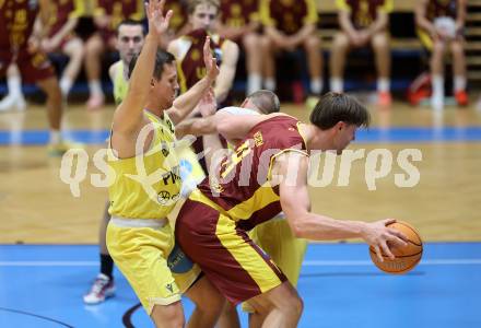 Basketball  2025/2026. Austria Cup.  Woerthersee Piraten gegen Traiskirchen Lions NexGen.    Jan-Arne Apschner (Piraten), Maximilian Schuecker   (Traiskirchen). Klagenfurt, am 27.9.2025.
Foto: Kuess


---
pressefotos, pressefotografie, kuess, qs, qspictures, sport, bild, bilder, bilddatenbank
