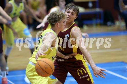 Basketball  2025/2026. Austria Cup.  Woerthersee Piraten gegen Traiskirchen Lions NexGen.    Luca Umile (Piraten),  Jakob Leitner  (Traiskirchen). Klagenfurt, am 27.9.2025.
Foto: Kuess


---
pressefotos, pressefotografie, kuess, qs, qspictures, sport, bild, bilder, bilddatenbank