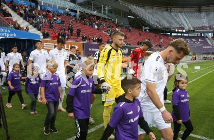 Fussball 2. Liga. SK Austria Klagenfurt gegen FC Hertha Wels. Marc Andre Schmerboeck, Adnan Kanuric, Marcel Krnjic (Klagenfurt).  Klagenfurt, 26.9.2025.
Foto: Kuess
www.qspictures.net
---
pressefotos, pressefotografie, kuess, qs, qspictures, sport, bild, bilder, bilddatenbank