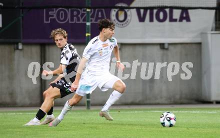 Fussball 2. Liga. SK Austria Klagenfurt gegen FC Hertha Wels. Elias Jandrisevits  (Klagenfurt), Manuel Thurnwald   (Wels).  Klagenfurt, 26.9.2025.
Foto: Kuess
www.qspictures.net
---
pressefotos, pressefotografie, kuess, qs, qspictures, sport, bild, bilder, bilddatenbank