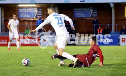 Fussball KÃ¤rntner Liga. SAK gegen Spittal. Zan Kumer  (SAK),  Santino Luca Nicastro Mirabella (Spittal). Klagenfurt, am 3.10.2025.
Foto: Kuess
www.qspictures.net
---
pressefotos, pressefotografie, kuess, qs, qspictures, sport, bild, bilder, bilddatenbank