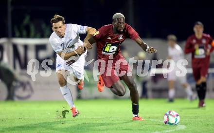 Fussball KÃ¤rntner Liga. SAK gegen Spittal.  Luka Gajic (SAK), Mohamadou Cassama  (Spittal). Klagenfurt, am 3.10.2025.
Foto: Kuess
www.qspictures.net
---
pressefotos, pressefotografie, kuess, qs, qspictures, sport, bild, bilder, bilddatenbank