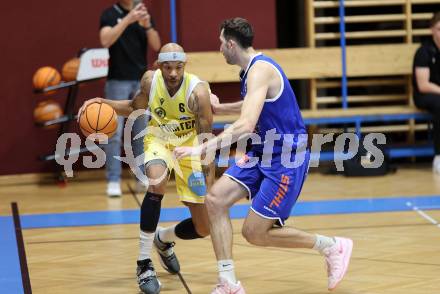 Basketball 2. Liga 2025/2026. Grunddurchgang 1. Runde.  Woerthersee Piraten gegen Kufstein Towers.  Shawn L. Ray  (Piraten), Pol Canovas (Kufstein). Klagenfurt, am 4.10.2025.
Foto: Kuess
---
pressefotos, pressefotografie, kuess, qs, qspictures, sport, bild, bilder, bilddatenbank