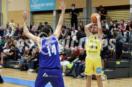 Basketball 2. Liga 2025/2026. Grunddurchgang 1. Runde.  Woerthersee Piraten gegen Kufstein Towers. Tim Huber  (Piraten),  Pol Canovas (Kufstein). Klagenfurt, am 4.10.2025.
Foto: Kuess
---
pressefotos, pressefotografie, kuess, qs, qspictures, sport, bild, bilder, bilddatenbank