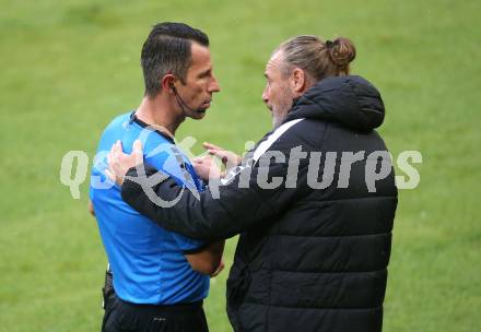 Fussball 2. Liga. SK Austria Klagenfurt gegen St. Poelten.  Schiedsrichter Alexander Herkam, Co-Trainer Guido Frank (Klagenfurt),   (St. Poelten).  Klagenfurt, 5.10..2025.
Foto: Kuess
www.qspictures.net
---
pressefotos, pressefotografie, kuess, qs, qspictures, sport, bild, bilder, bilddatenbank