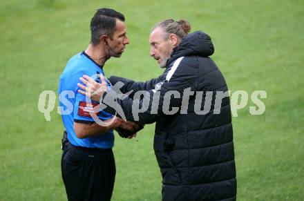 Fussball 2. Liga. SK Austria Klagenfurt gegen St. Poelten.  Schiedsrichter Alexander Herkam, Co-Trainer Guidi Frank (Klagenfurt).  Klagenfurt, 5.10..2025.
Foto: Kuess
www.qspictures.net
---
pressefotos, pressefotografie, kuess, qs, qspictures, sport, bild, bilder, bilddatenbank