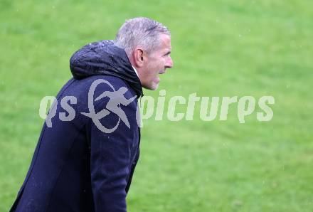 Fussball 2. Liga. SK Austria Klagenfurt gegen St. Poelten.    Trainer Cem Sekerlioglu   (St. Poelten).  Klagenfurt, 5.10..2025.
Foto: Kuess
www.qspictures.net
---
pressefotos, pressefotografie, kuess, qs, qspictures, sport, bild, bilder, bilddatenbank