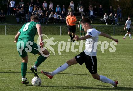 Fussball KÃ¤rntner Liga. Bleiburg gegen Voelkermarkt.  Mathias Knauder (Bleiburg),  Lukas Urnik  (Voelkermarkt). Bleiburg, am 11.10.2025.
Foto: Kuess
www.qspictures.net
---
pressefotos, pressefotografie, kuess, qs, qspictures, sport, bild, bilder, bilddatenbank