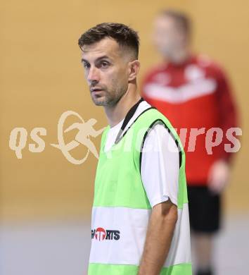 Futsal. Oesterreichische Futsal Liga. 1. OEFB Futsal Liga. . Futsal versli.at Klagenfurt  gegen LPSV Kaernten .   Samir Nuhanovic    (LPSV-Kaernten).  Klagenfurt, 12.10..2025.
Foto: Kuess
www.qspictures.net
---
pressefotos, pressefotografie, kuess, qs, qspictures, sport, bild, bilder, bilddatenbank
