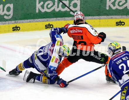 Eishockey ICE Bundesliga. VSV gegen Moser Medical Graz99ers. Steven Strong  (VSV), Paul Huber  (Graz). Villach, am 17.10.2025
Foto: Kuess
---
pressefotos, pressefotografie, kuess, qs, qspictures, sport, bild, bilder, bilddatenbank