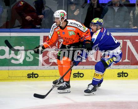 Eishockey ICE Bundesliga. VSV gegen Moser Medical Graz99ers.  Elias Jeronimo Wallenta (VSV),  Frank Hora (Graz). Villach, am 17.10.2025
Foto: Kuess
---
pressefotos, pressefotografie, kuess, qs, qspictures, sport, bild, bilder, bilddatenbank