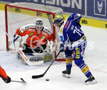 Eishockey ICE Bundesliga. VSV gegen Moser Medical Graz99ers. Felix Maxa  (VSV),  Maxime Lagace (Graz). Villach, am 17.10.2025
Foto: Kuess
---
pressefotos, pressefotografie, kuess, qs, qspictures, sport, bild, bilder, bilddatenbank