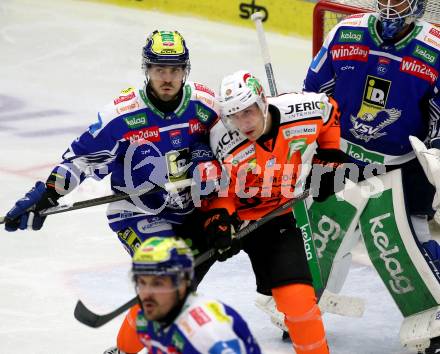Eishockey ICE Bundesliga. VSV gegen Moser Medical Graz99ers.  Thomas Vallant (VSV),   Nick Swaney (Graz). Villach, am 17.10.2025
Foto: Kuess
---
pressefotos, pressefotografie, kuess, qs, qspictures, sport, bild, bilder, bilddatenbank