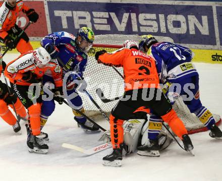 Eishockey Bundesliga. EC IDM Waermepumpen VSV gegen Moser Medical Graz99ers. Guus Van Nes, Adam Helewka   (VSV),  Chris Collins, Frank Hora (Graz). . Villach, am 17.10..2025.
Foto: Kuess
www.qspictures.net
---
pressefotos, pressefotografie, kuess, qs, qspictures, sport, bild, bilder, bilddatenbank